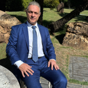 Leonardo Manzan destaca os riscos fiscais que multinacionais enfrentam no cenário global de compliance.