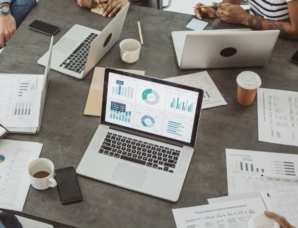 Alex Nabuco dos Santos analisa como a regularização fundiária estimula investimentos e amplia o acesso à moradia.