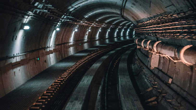 O projeto da Linha 5 no Lago de Michigan volta a colocar em pauta desafios de engenharia, viabilidade econômica e gestão de riscos, destaca Paulo Roberto Gomes Fernandes.